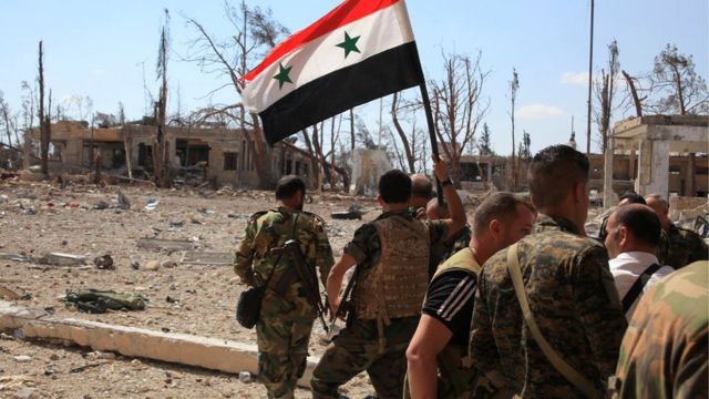 Dakarun dake biyayya ga Shugaba Assad bayan sun kwato wani yanki na gabashin Aleppo ranar Lahadi