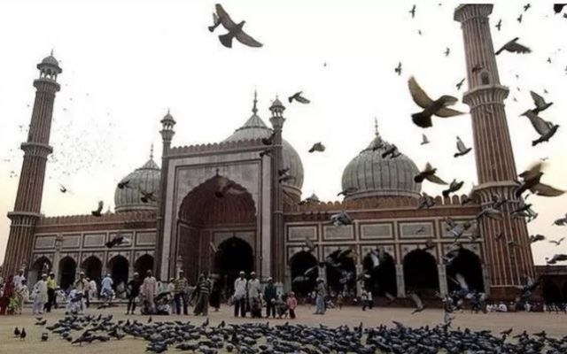 Masaajidkan Delhi qof ayaa Waqf ku bixiyey
