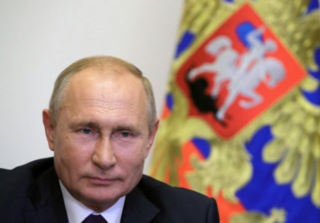 É falso que Putin mandou destruir vacinas contra covid-19 na Rússia