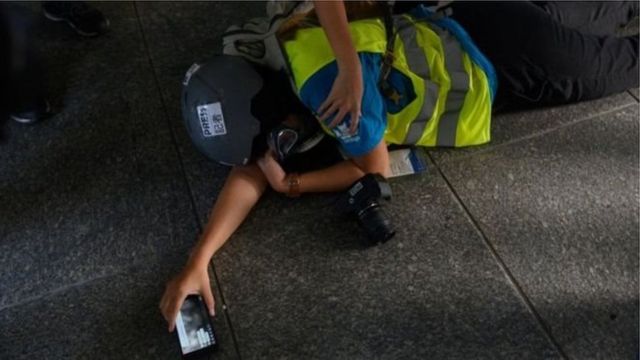 Hong Kong: Chính quyền có thể tuyên bố cấm đeo mặt nạ - BBC News Tiếng Việt