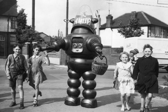 El personaje de un robot en 1954