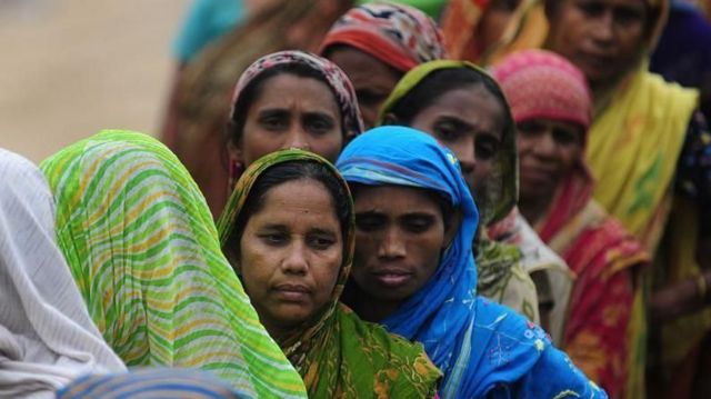 ডলারের বিনিময় মূল্য বেড়ে যাওয়ার ফলে দ্রব্যমূল্য বৃদ্ধিতে নাকাল হচ্ছেন বাংলাদেশের অসংখ্য মানুষ