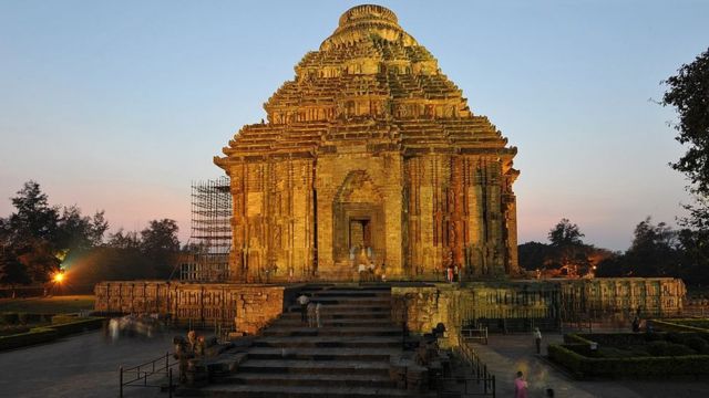 ओडिशा येथील कोणार्क सूर्य मंदिर