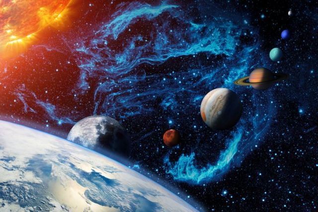 A influência gravitacional dos planetas e o movimento da Terra fazem com que a duração do ano nem sempre seja a mesma