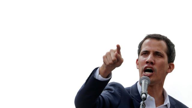 Гуаидо заявляет, что действует согласно конституции