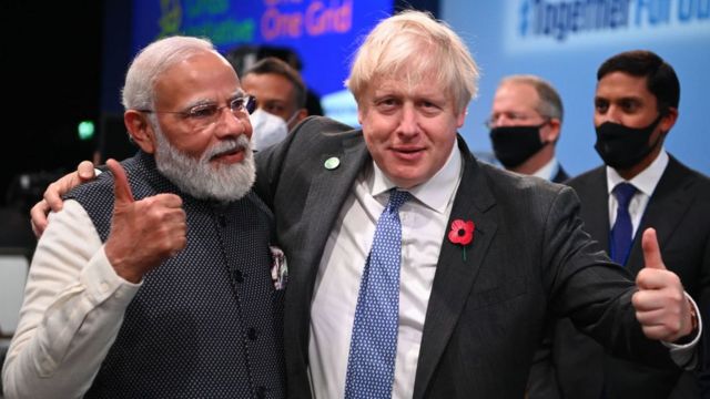 COP26'ya katılan Hindistan Başbakanı Modi ve İngiltere Başbakanı Johnson