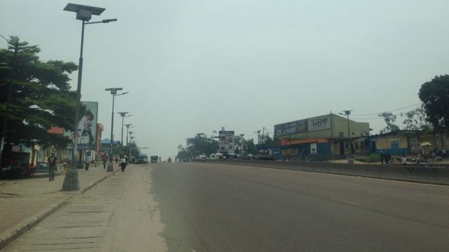 Un calme plat règne dans les rues de la capitale Kinshasa , lundi matin, jour de l'expiration du second mandat du président congolais Joseph Kabila.