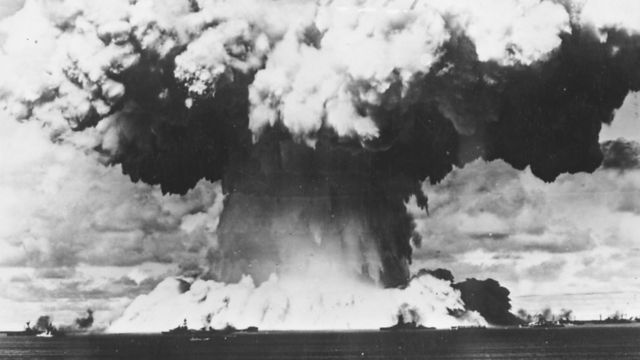 1946年8月7日美國在比基尼島進行水下原子彈試驗