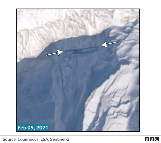 பனிபடர்ந்த பெரும்பாறை