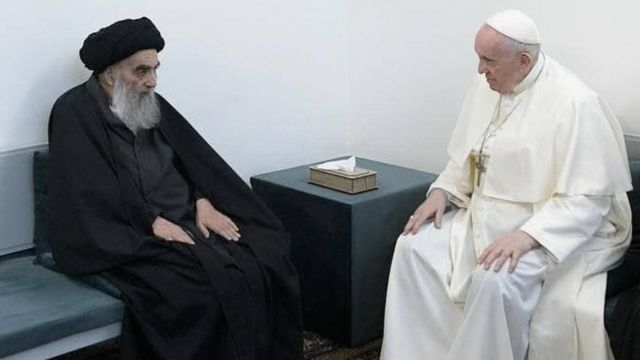 تصویری از دیدار امروز آیتالله سیستانی و پاپ فرانسیس