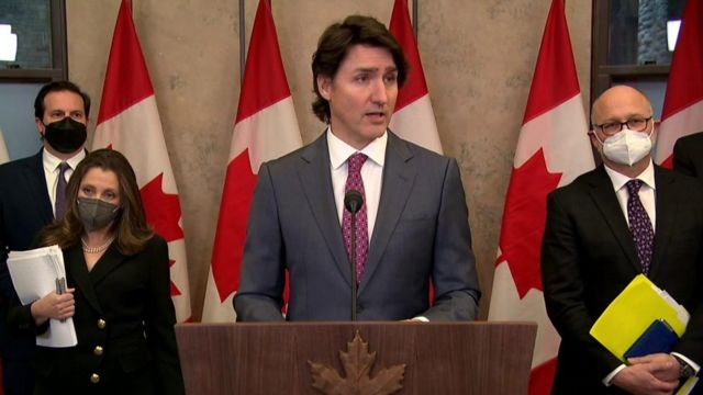 カナダ首相、緊急事態法を初めて発動 コロナ規制への抗議デモ対処で BBCニュース