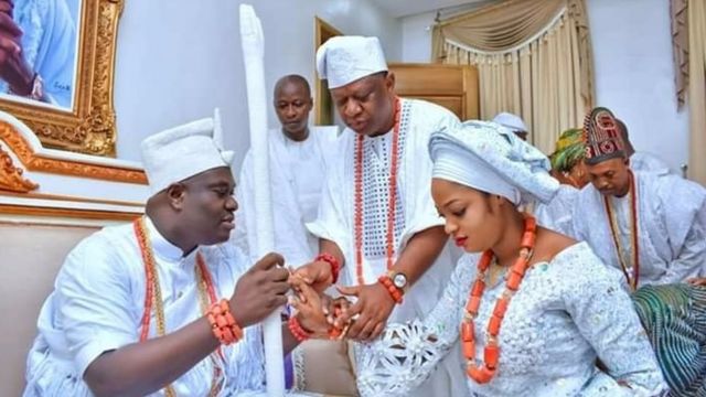 Wọ́n fa ayaba Naomi lé Ọ̀ọ̀nirìṣà lọ́wọ́