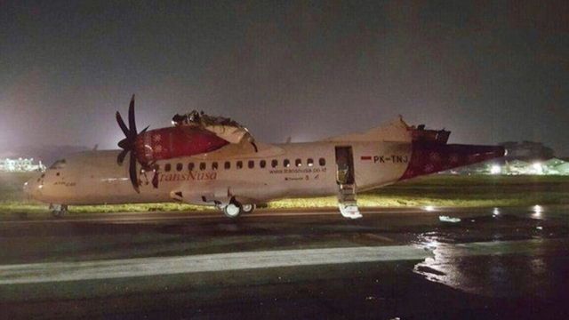 衝突事故を受けて空港は一時閉鎖された