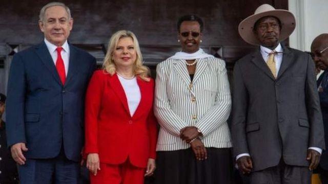 Ra'iisul Wasaarihii hore ee Israa'iil Benjamin Netanyahu ayaa booqasho ku tagay Uganda, taasoo qayb ka ahayd xoojinta xiriirka uu la lahaa Afrika