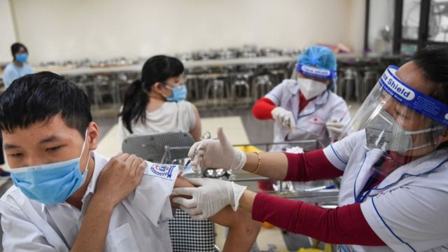 Tiêm vaccine cho trẻ em từ 12 - 17 tuổi ở Hà Nội