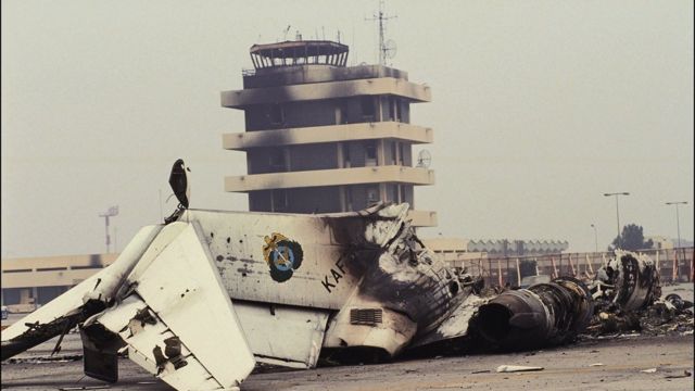 इराक़ी हमले के बाद कुवैत के सिटी एयरपोर्ट का दृश्य