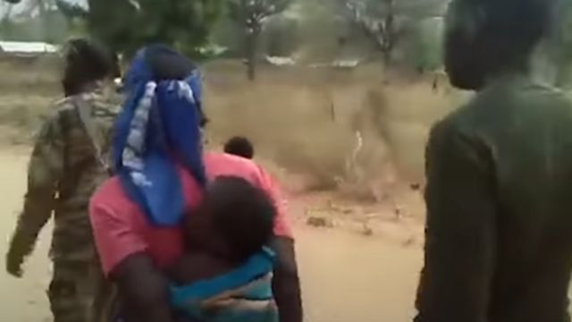 Umugore n'umwana bajyanywe kwicwa