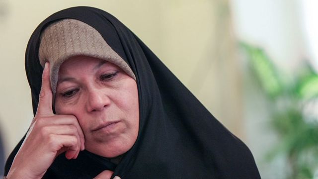 فائزه هاشمی گفته "حکومت ایران دچار فروپاشی شده است و تنها ظاهر آن باقی مانده است"