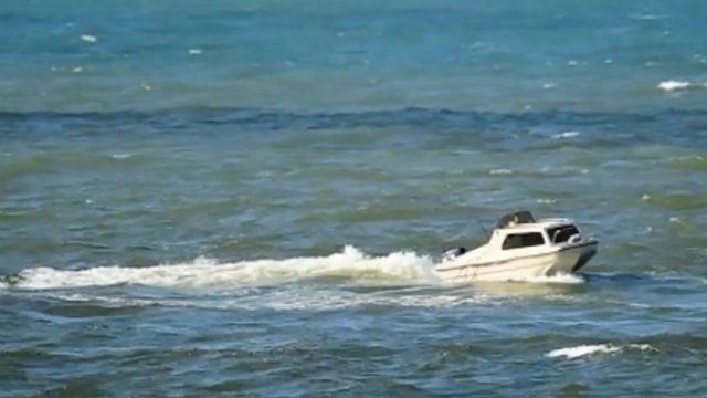 The circling speedboat