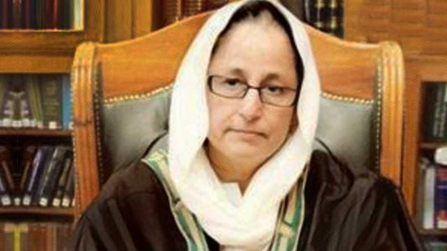 Tahira Safdar waa gabadhii ugu horraysay ee xaakimka ugu sarreeya ka noqota Pakistan