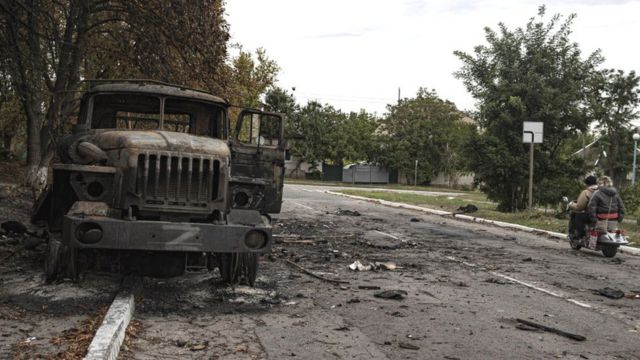 A wrecked Russian military vehicle abandoned after Ukrainian troops liberated the town of Balakliya, Ukraine, September 11, 2022