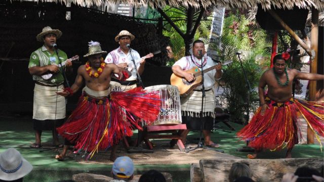 Trình diễn văn hoá truyền thống tại Polynesian Cultural Center