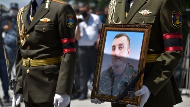 Похороны армянского военнослужащего в июле 2020