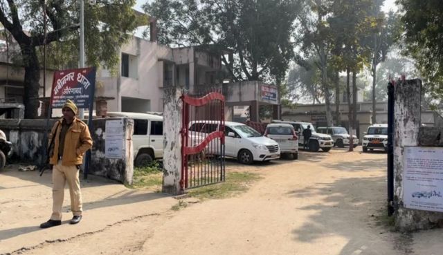 பிகார் மாநிலம் ஒளரங்காபாத்தில் பார்க்கிங் தொடர்பாக ஏற்பட்ட தகராறில் நான்கு பேர் கொலை 