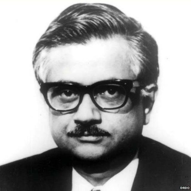 இந்தியா, ஹோமி பாபா, அணுசக்தி, விமான விபத்து