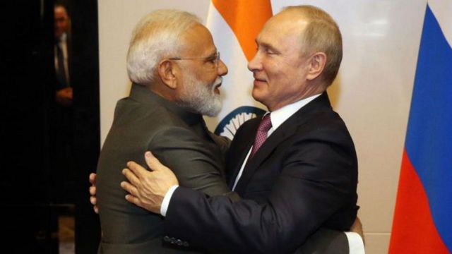 பிரதமர் மோதி மற்றும் அதிபர் புடினுக்குமான நெருக்கம்