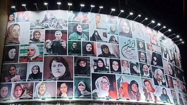 معتمد آریا