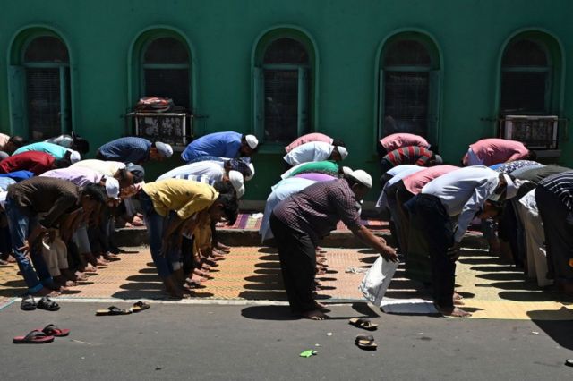 அதிமுக