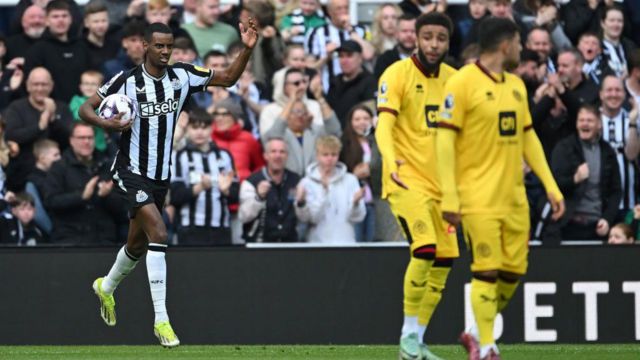 Alexander Isak of Newcastle United celebrates after scoring his team's first goal during the Premier League match between Newcastle United and Sheffield United at St. James Park