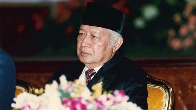 Presiden Soeharto di sebuah acara.