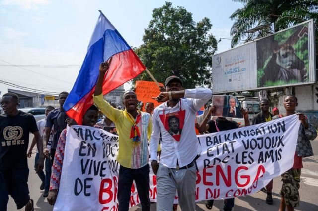 Des manifestants contre la France à Kinshasa