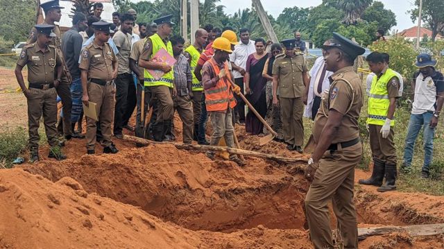 முல்லைத்தீவு மனித புதைக்குழி அகழ்வு ஆரம்பம் - ராணுவம் கொலை செய்து புதைத்ததா?