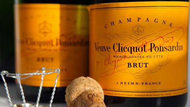 Garrafas de champanhe Veuve Clicquot-Ponsardin