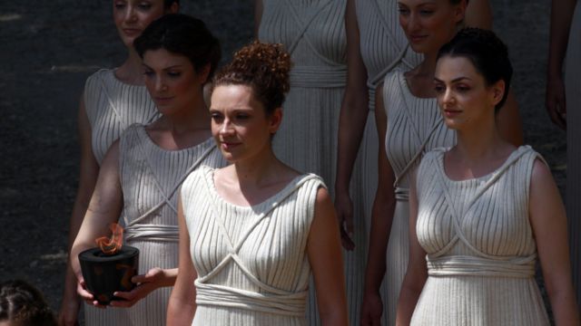 Atrizes brancas interpretam mulheres gregas da antiguidade