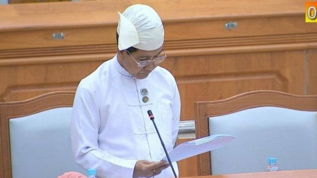 အခြေခံဥပဒေကို စကားလုံးအနည်းငယ်လောက်ကလွဲပြီး ကြီးကြီးမားမားပြင်ဆင်နိုင်ခဲ့တာမရှိခဲ့ပါဘူး။