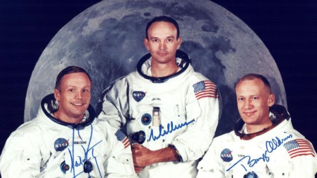 Neil Armstrong, Michael Collins y Buzz Aldrin en una foto oficial de la misión Apolo 11