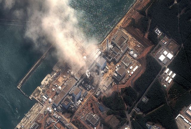 2011 yılında Fukuşima'da deprem ve tsunami nükleer santralde felakete yol açtı