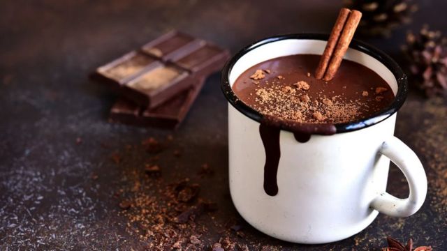 Гарячий шоколад у кухлі