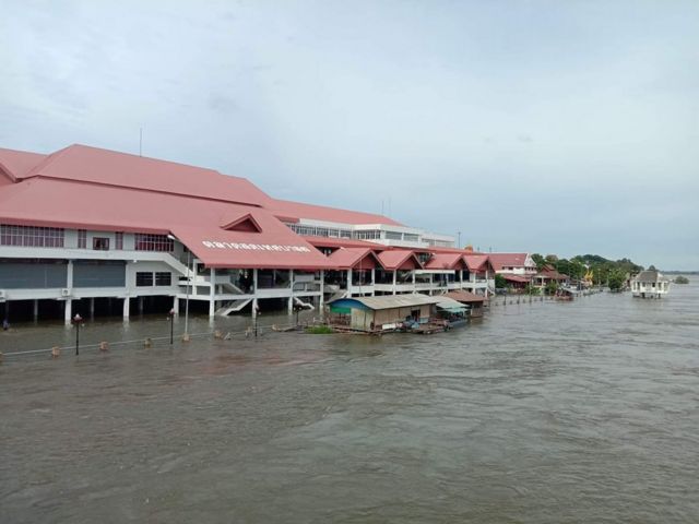 Warin Champrap Ban Hao, Ubon Ratchathani