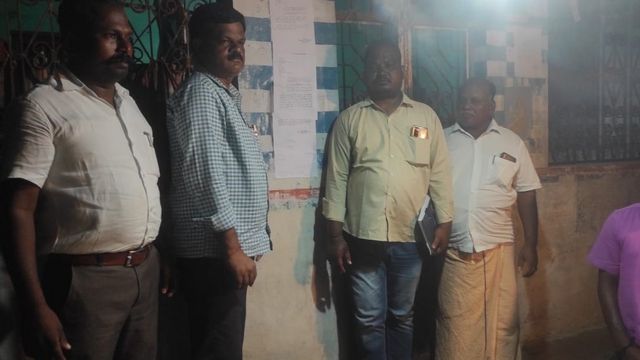 வீட்டில் ஒட்டப்பட்ட நோட்டீஸ்