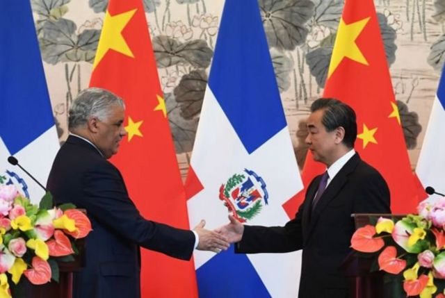 Miguel Vargas, canciller de República Dominicana, y Wang Yi, su homólogo de China