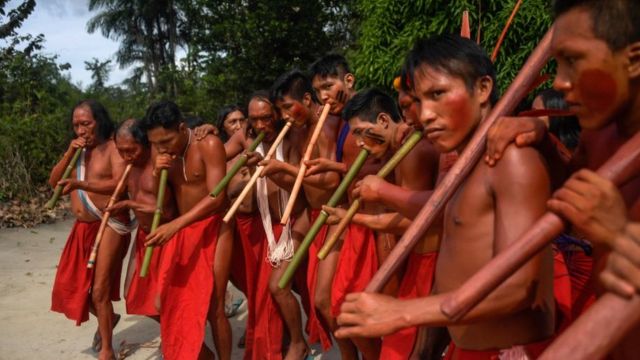 Un grupo de indígenas amazónicos.
