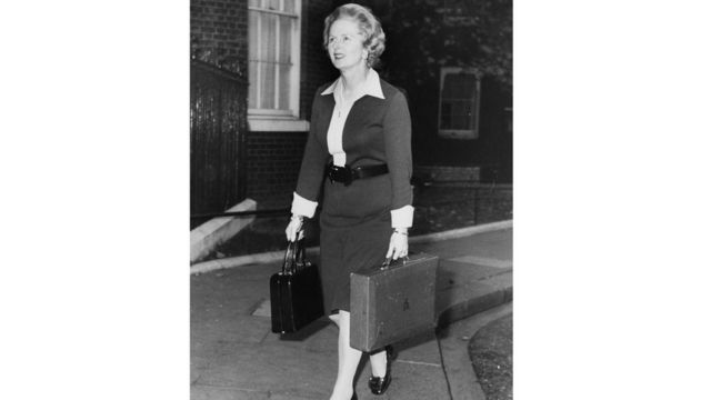 Homme DAME DE FER premier ministre Perruque 1980 S leader Thatcher accessoire robe fantaisie