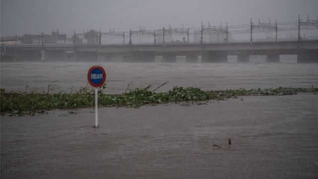 都内を流れる多摩川など複数の河川が氾濫した