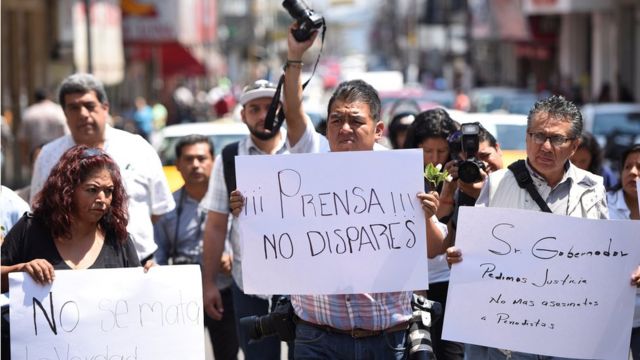 Protesta de periodistas tras la muerte de Ricardo Monlui.
