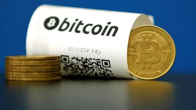 Foto de moneda bitcoin.